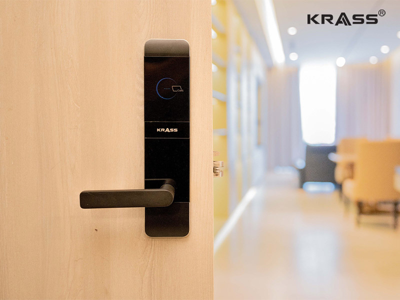 lắp khóa khách sạn Krass K900 cho khách sạn 5 sao M City Hotel