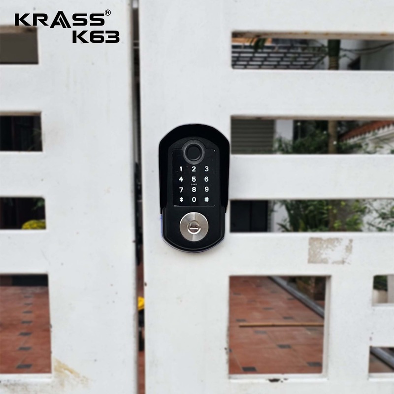 Lắp khóa vân tay cổng sắt ngoài trời K63 cho gia đình anh Đại – Hà Nội