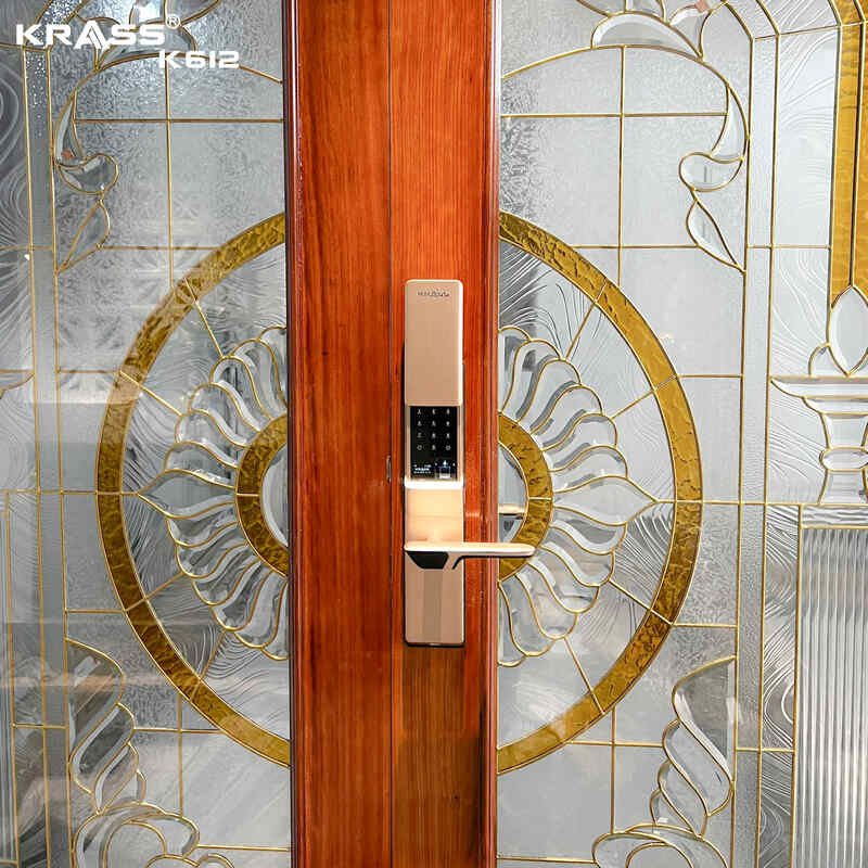 Lắp đặt khóa thông minh K612 cho cửa gỗ kính